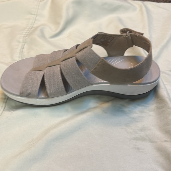 Cloudsteppers by Clarks beige Sandals - Picture 2 of 3